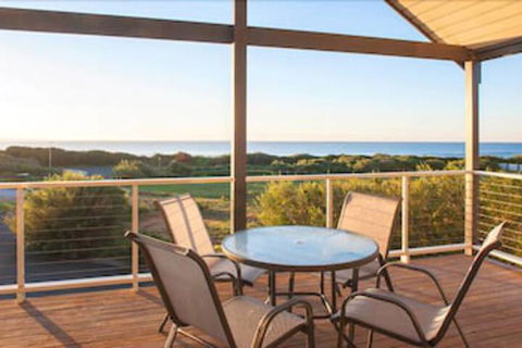 Jay's Beach House - Mackay Tourism 4