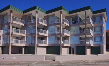 Dolphin Court 15 - Mackay Tourism 1