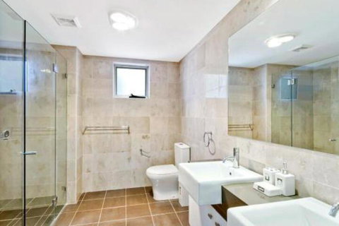 Catalina Luxury 9 - Mackay Tourism 6