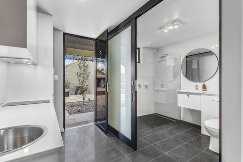 Aloha Central Premium Studios - Mackay Tourism 7