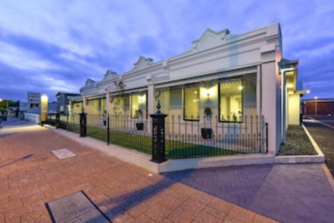 Aloha Central Premium Studios - Mackay Tourism 0