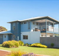 Dolphin Shore - Mackay Tourism