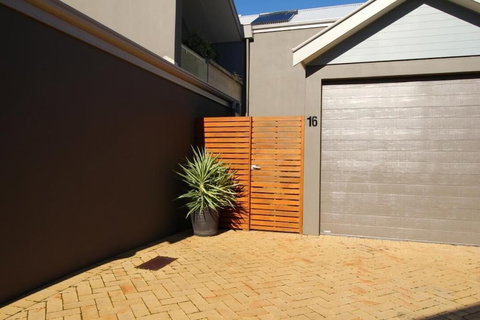 16 Seine Bay Apartment - Mackay Tourism 3