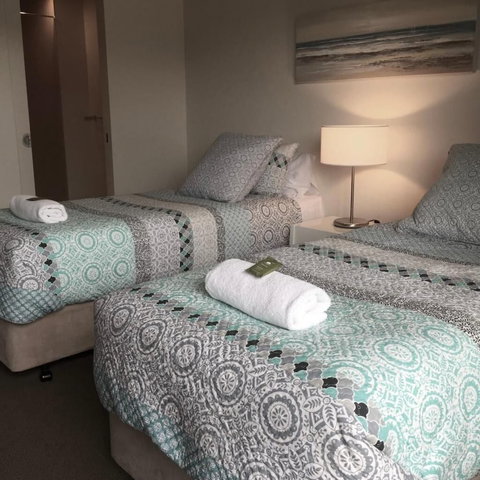 16 Seine Bay Apartment - Mackay Tourism 4