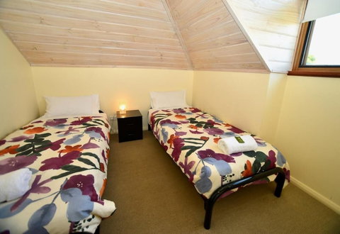 Cowrie Chalet - Mackay Tourism 1