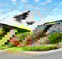 Cowrie Chalet - Mackay Tourism