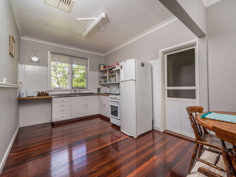 Sandy Lake Farm - Mackay Tourism 0