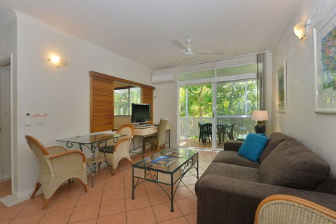 Seascape Holidays - Coral Apartments - Mackay Tourism 2