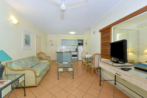 Seascape Holidays - Coral Apartments - Mackay Tourism 6