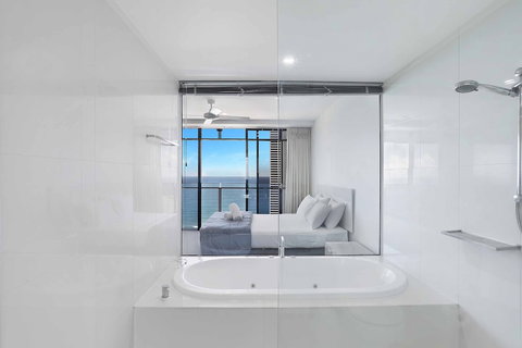 Holiday Holiday Circle On Cavill - Mackay Tourism 3