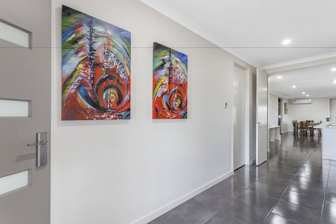 Point Cook Villas - Mackay Tourism 3