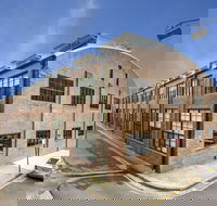 Wentworth Park Road Apartments - Mackay Tourism