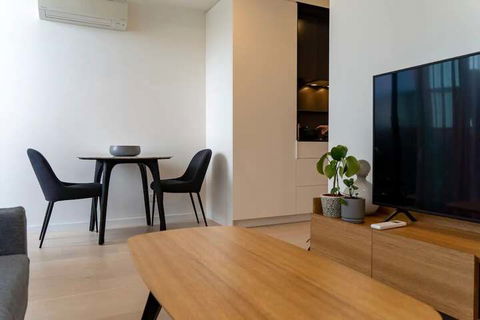 Modern 1 Bedroom Apartment South Yarra - Mackay Tourism 1