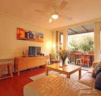 Colour Pop - Rejuvenate Stays - Mackay Tourism