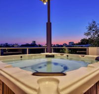Darwin City Lights Jacuzzi - Mackay Tourism