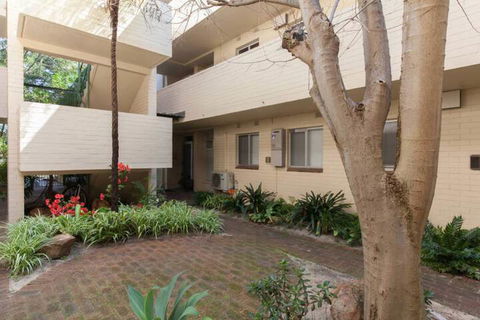 Rosalie Apartment Central Perth Location - Mackay Tourism 1