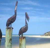 Moore River Beach Shack - Mackay Tourism
