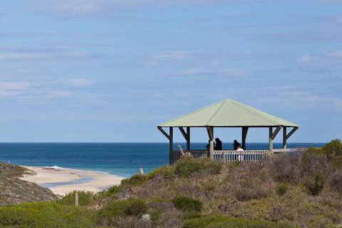 Moore River Beach Shack - Mackay Tourism 4