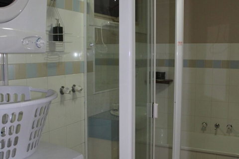 Australian Home Away At Box Hill 2 Bedroom - Mackay Tourism 4