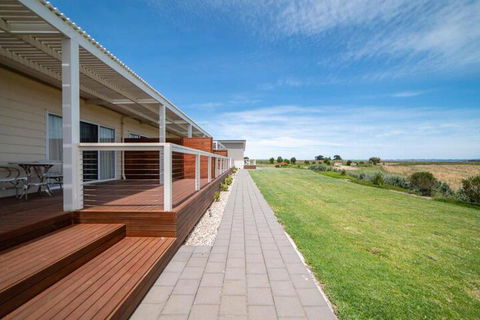 Coastal Lodge - Mackay Tourism 5