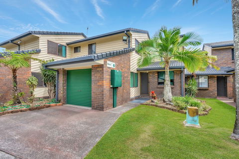 Fountain View Villa - Q Stay - Mackay Tourism 0