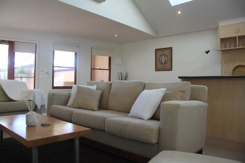 SACKVILLE APARTMENT 1 - Mackay Tourism 4