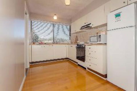 2 Bedroom Apartment Magnus Gardens Unit 15 - Mackay Tourism 4