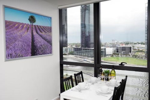 Auzzie Apartments Docklands Melbourne - Mackay Tourism 3
