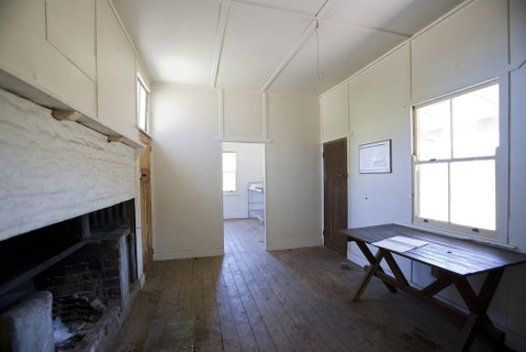 Brackens Hut - Mackay Tourism 3