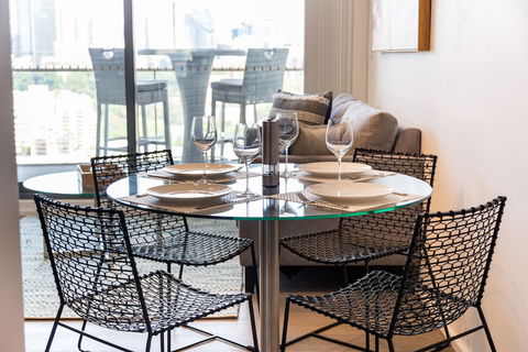 Potts Point Modern Furnished Apartments - Mackay Tourism 6