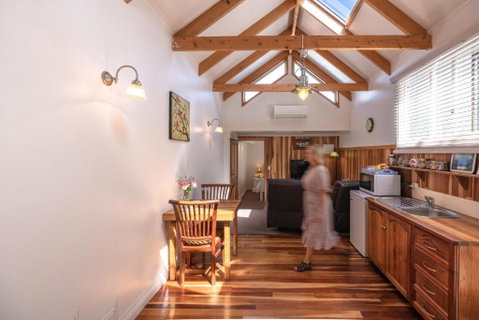 Ellies Cottages - Mackay Tourism 4