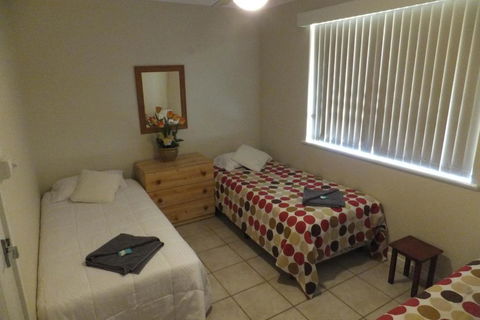 Ocean Beach Chalet 15 - Mackay Tourism 3