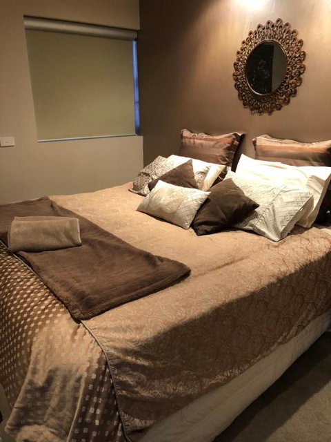 About Time Retreats Studio Seven - Mackay Tourism 5