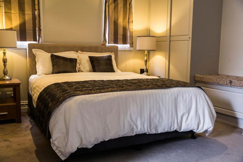 Simmers Serviced Apartments - Mackay Tourism 3