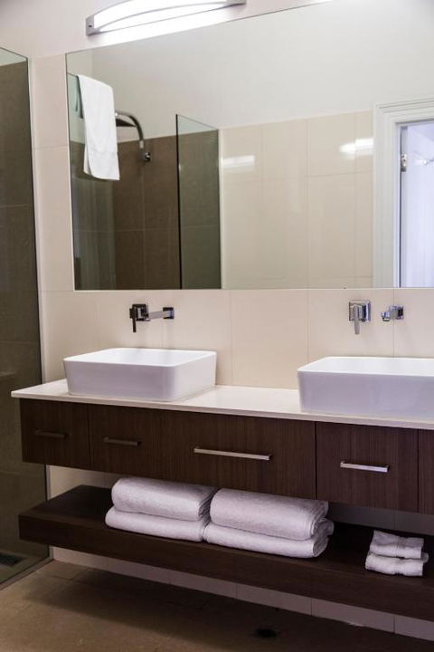 Simmers Serviced Apartments - Mackay Tourism 4