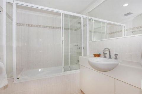 Unit 1 The Rocks 1746 David Low Coolum Beach 500 Bond - Mackay Tourism 4