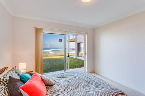 Hear The Waves At Anna Bay! - Mackay Tourism 2