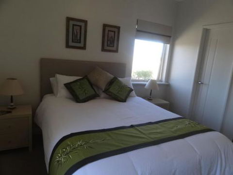 Acaciabnb - Mackay Tourism 1