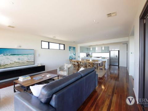 Seaview Stunning Bay Views! - Mackay Tourism 5