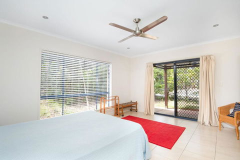 18 Naiad Court Rainbow Shores Modern Beach House Walk To Beach - Mackay Tourism 2