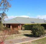 Gundaroo Manor Bed  Breakfast - Mackay Tourism