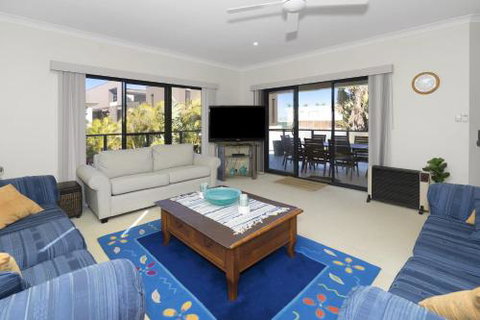 Al Mare No 2 42a - Mackay Tourism 5