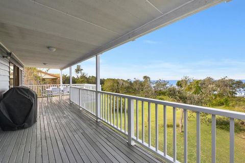 Blue Oar Beach House - Mackay Tourism 3