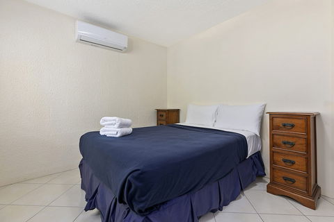 Hop Skip Jump Away From Hastings Unit 6 Descola 6 Noosa Drive - Mackay Tourism 4