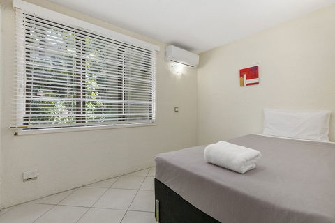 Hop Skip Jump Away From Hastings Unit 6 Descola 6 Noosa Drive - Mackay Tourism 6