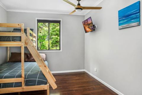 11 Naiad Court Rainbow Shores Fantastic Family Retreat Swimming Pool 200m To Beach Free Wi Fi - Mackay Tourism 2