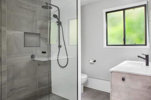 11 Naiad Court Rainbow Shores Fantastic Family Retreat Swimming Pool 200m To Beach Free Wi Fi - Mackay Tourism 4