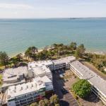 FAMILY ISLAND GETAWAY BEACHFRONT APARTMENT - Mackay Tourism 0