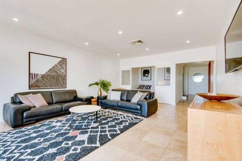 Sapphire Seas Beach House - Mackay Tourism 0