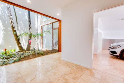 Sapphire Seas Beach House - Mackay Tourism 5